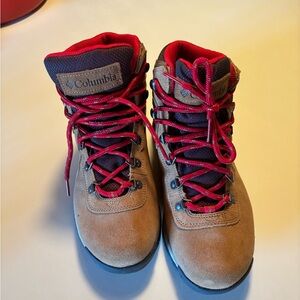 Columbia Women's Tan and Red Winter Boots